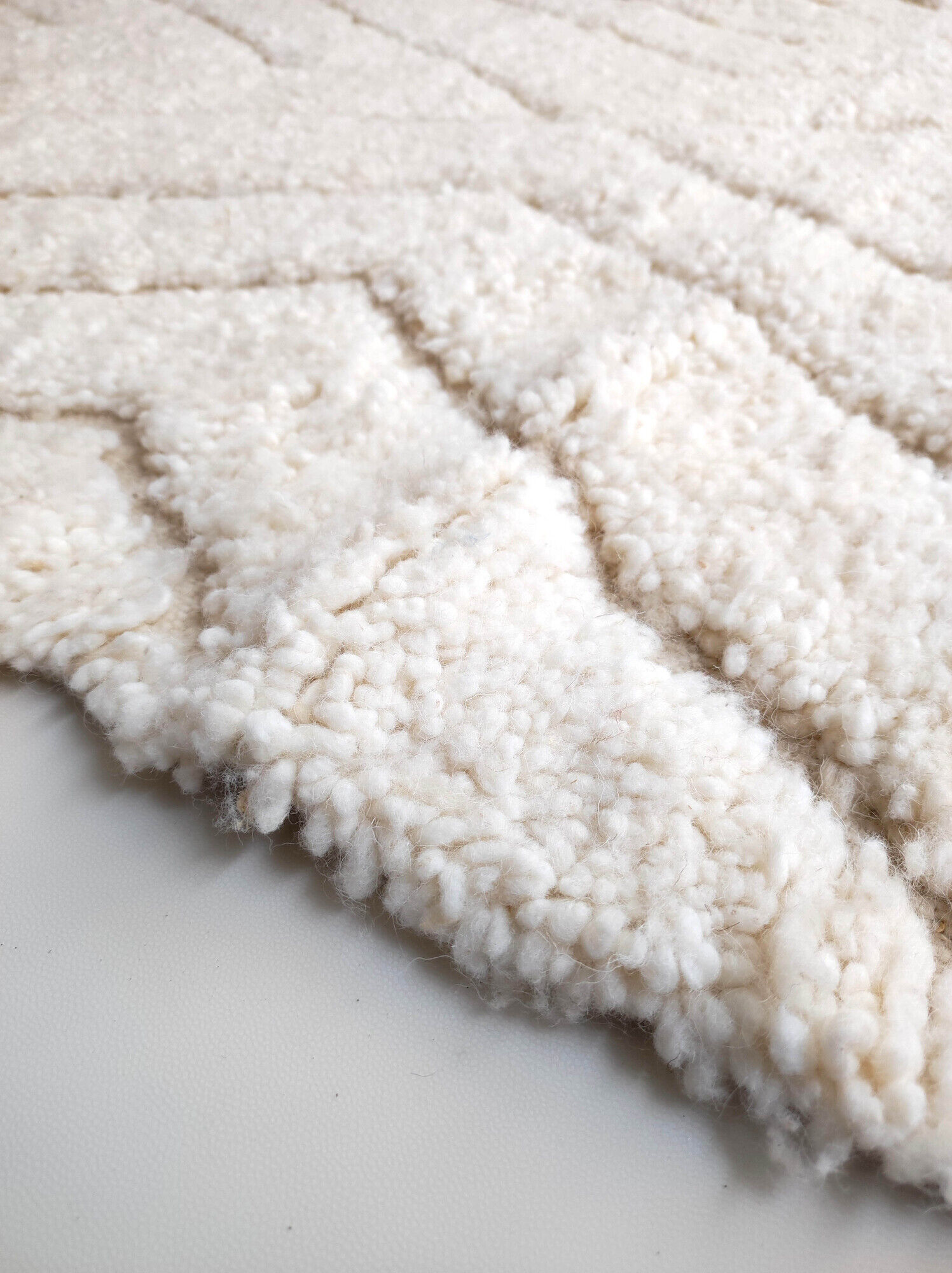 Moroccan Berber carpet blessed ouarain ecru plain with engraved diamonds 300x207cm