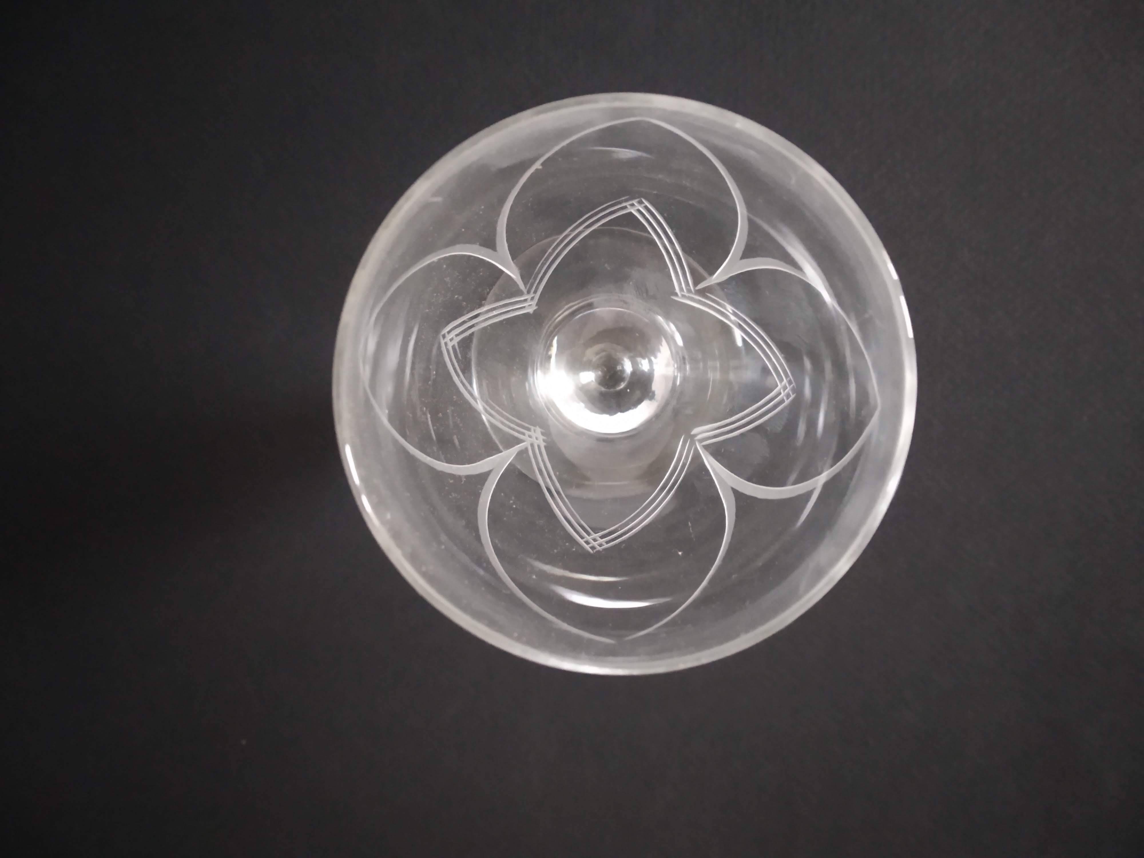 8 vintage chiseled crystal stemware