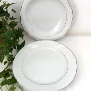 3 plats ronds porcelaine blanche