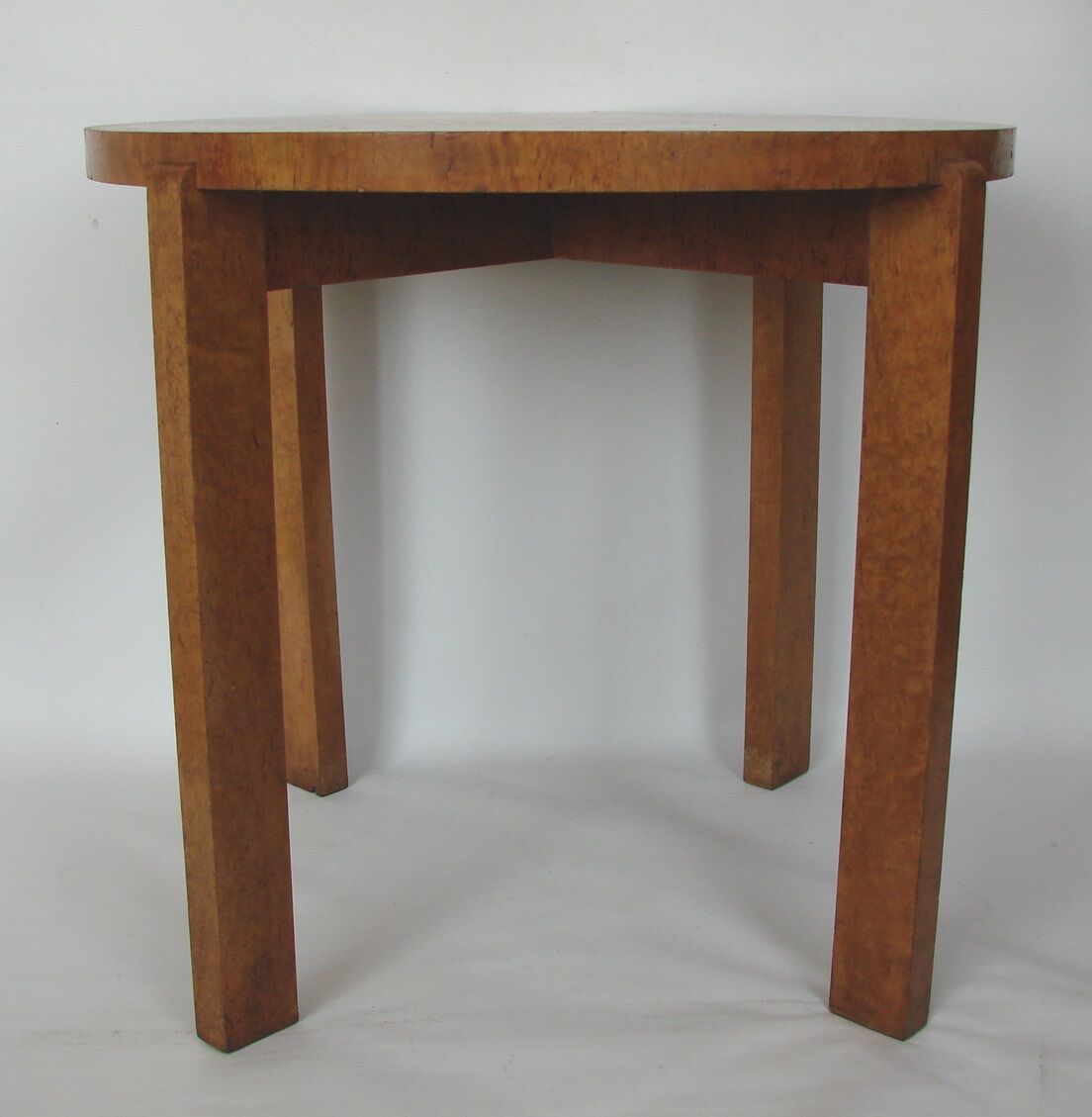 Art deco table, 30