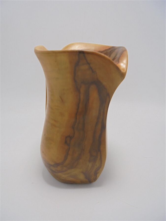 Pichet en bois