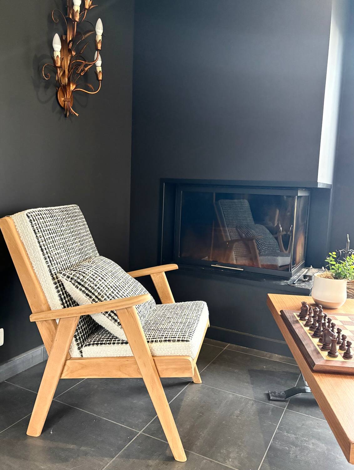 Restored vintage Scandinavian armchair – Casal Collection Tailleur fabric