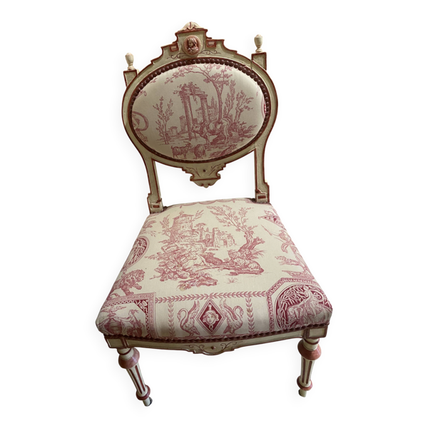 Chaise classique en bois peint et tissu toile de Jouy