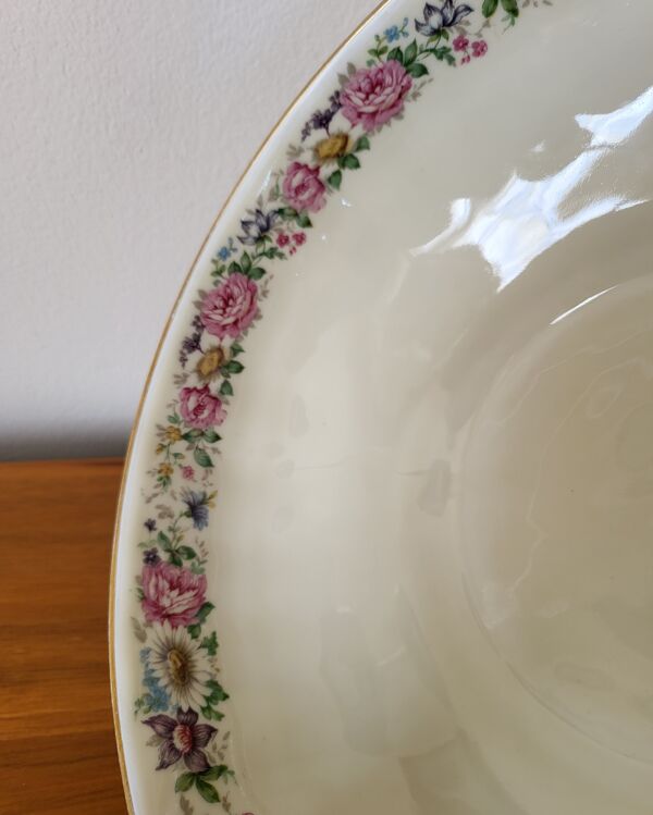 Limoges Bernardaud. Plat Rond Saladier en porcelaine