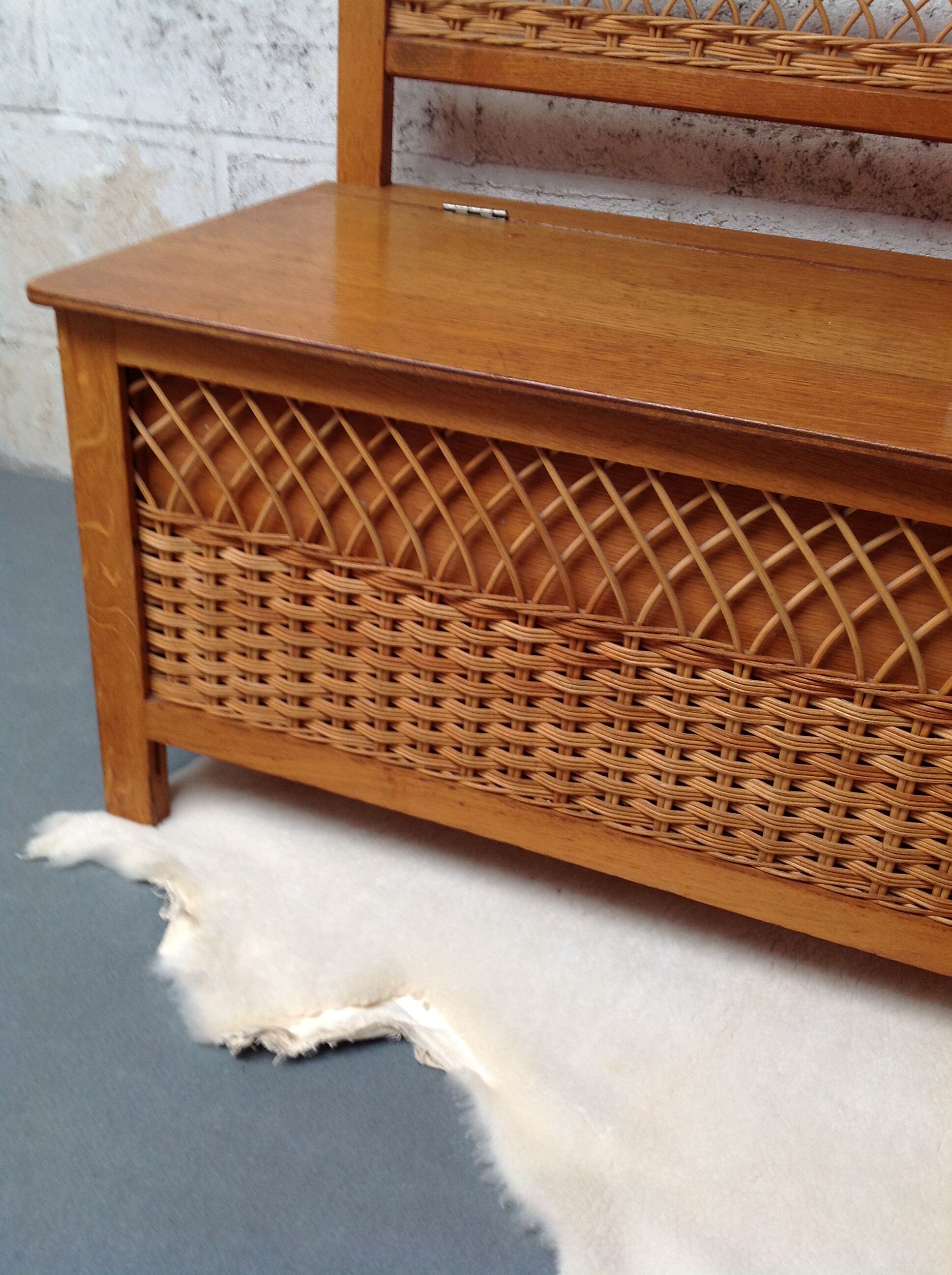 Bench chest wood and rattan vintage toys