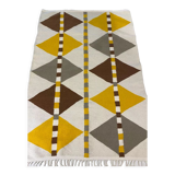 Tapis en tissé à motifs losanges et traits parallèles, 245x168 cm
