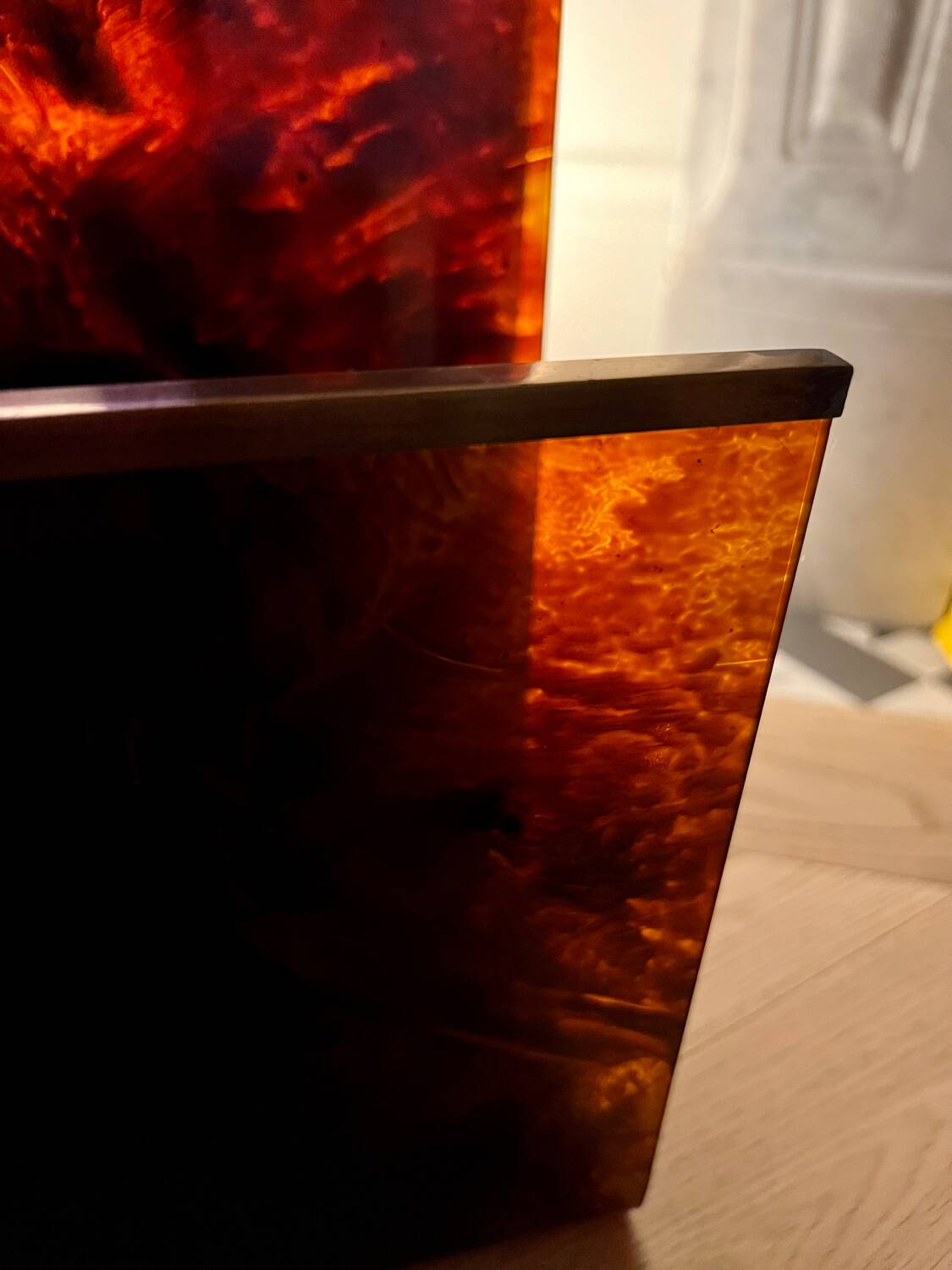 Plexiglas magazine holder