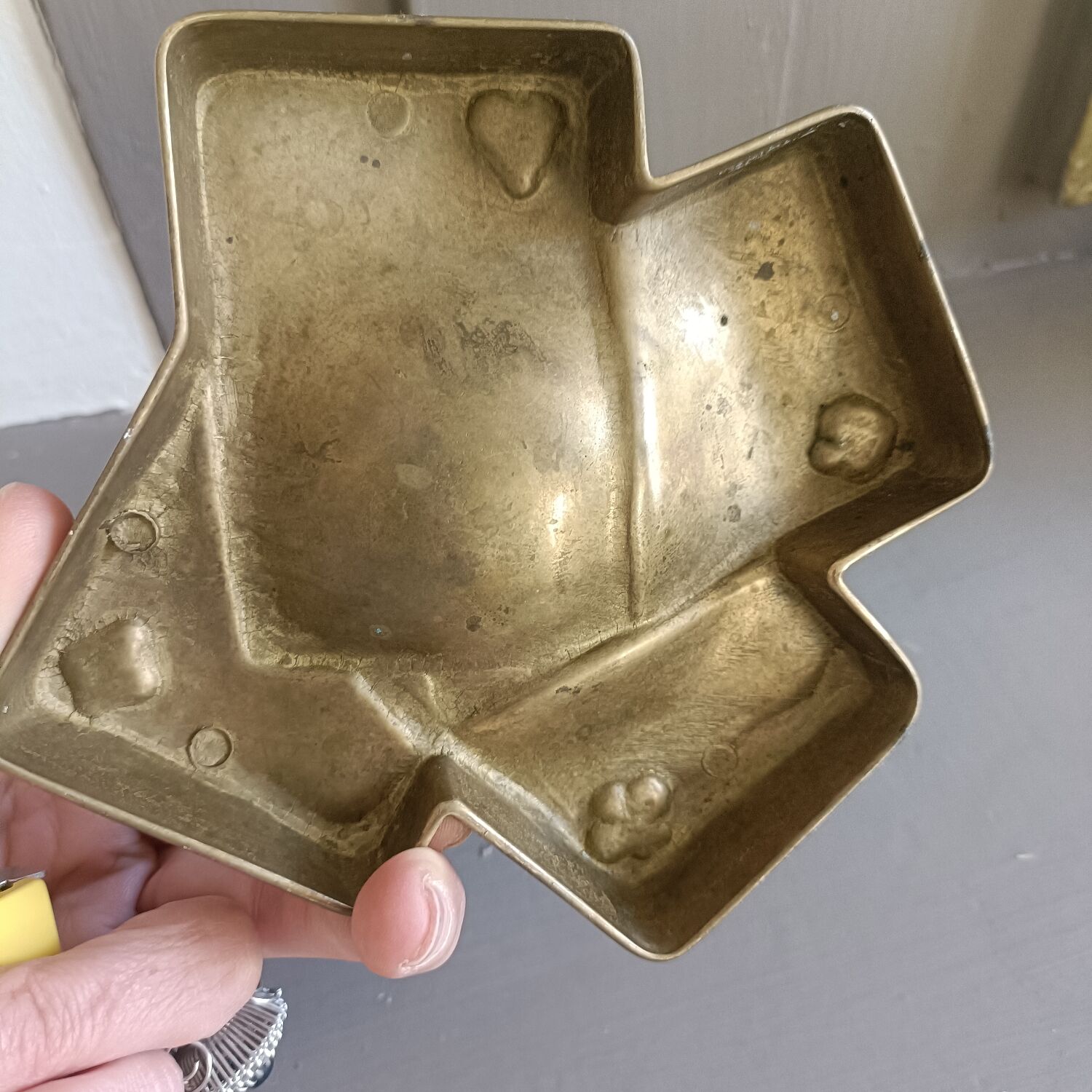 Ashtray, pocket tray playing card