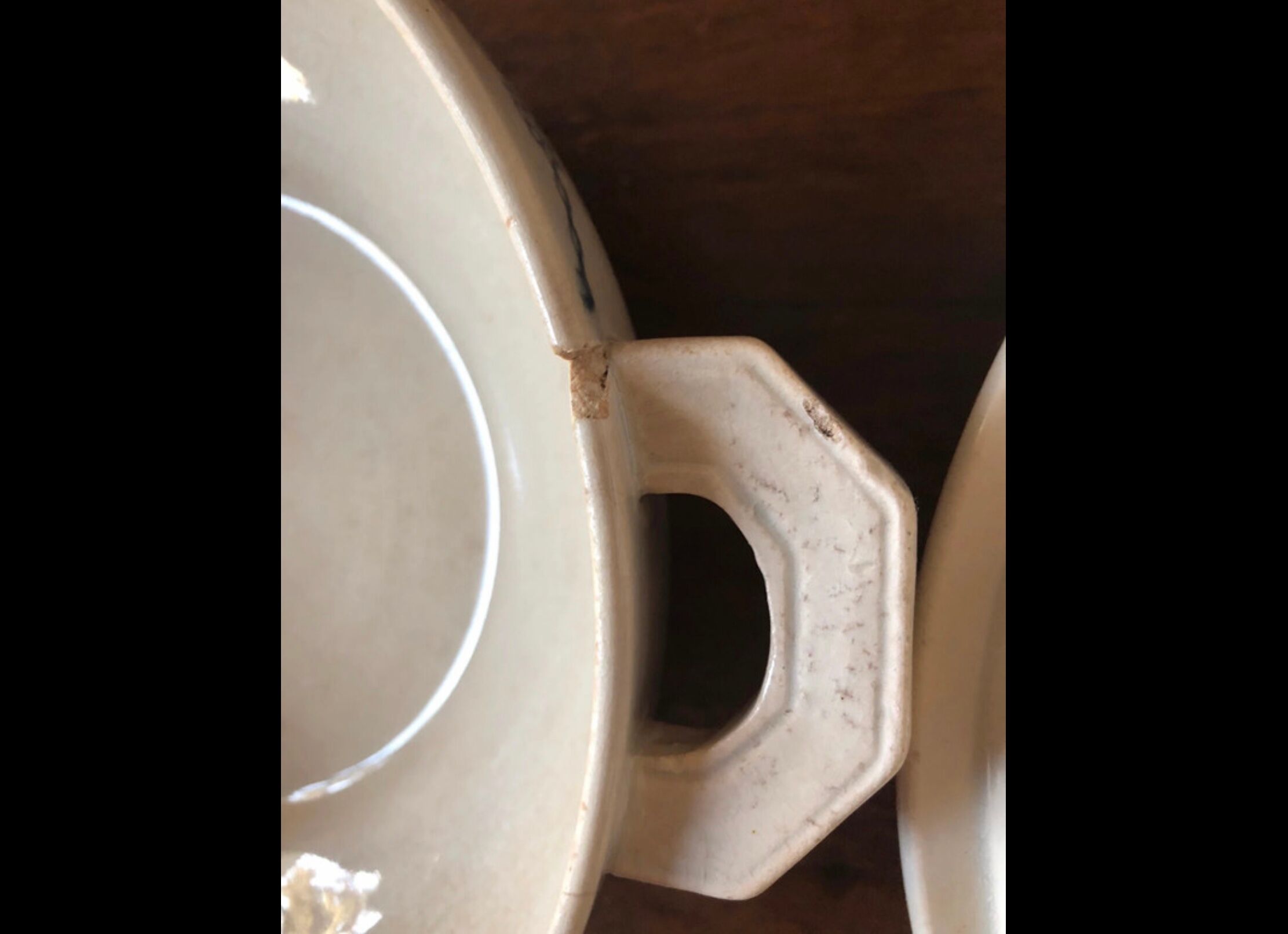 Vegetable dish with lid