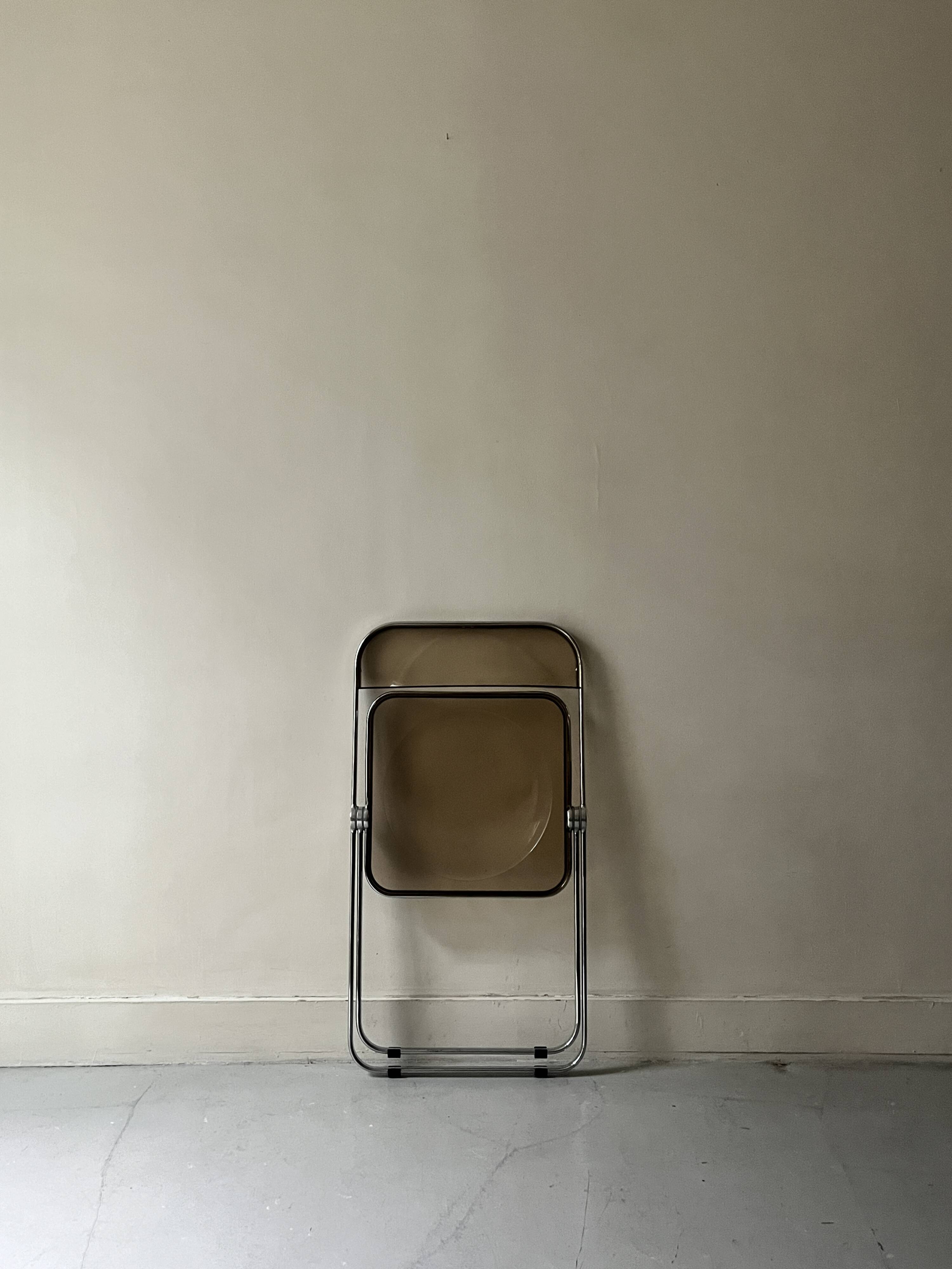 Folding chair in plexiglass and chrome, Plia model by Giancarlo Piretti ed. Castelli, design 1970