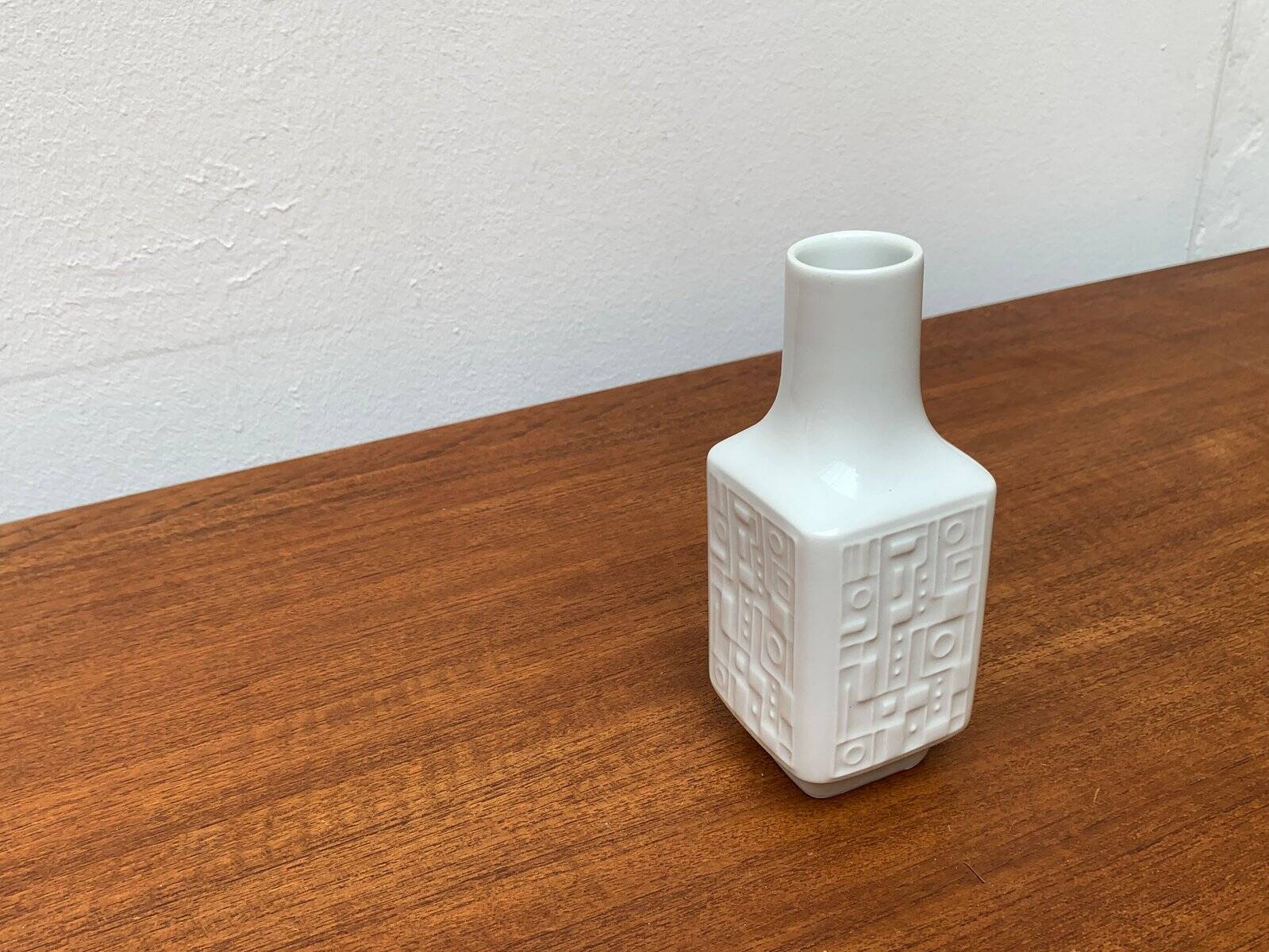 Brutalist porcelain vase from mid-century Wunsiedel Bavaria Porcelain, 1960s.