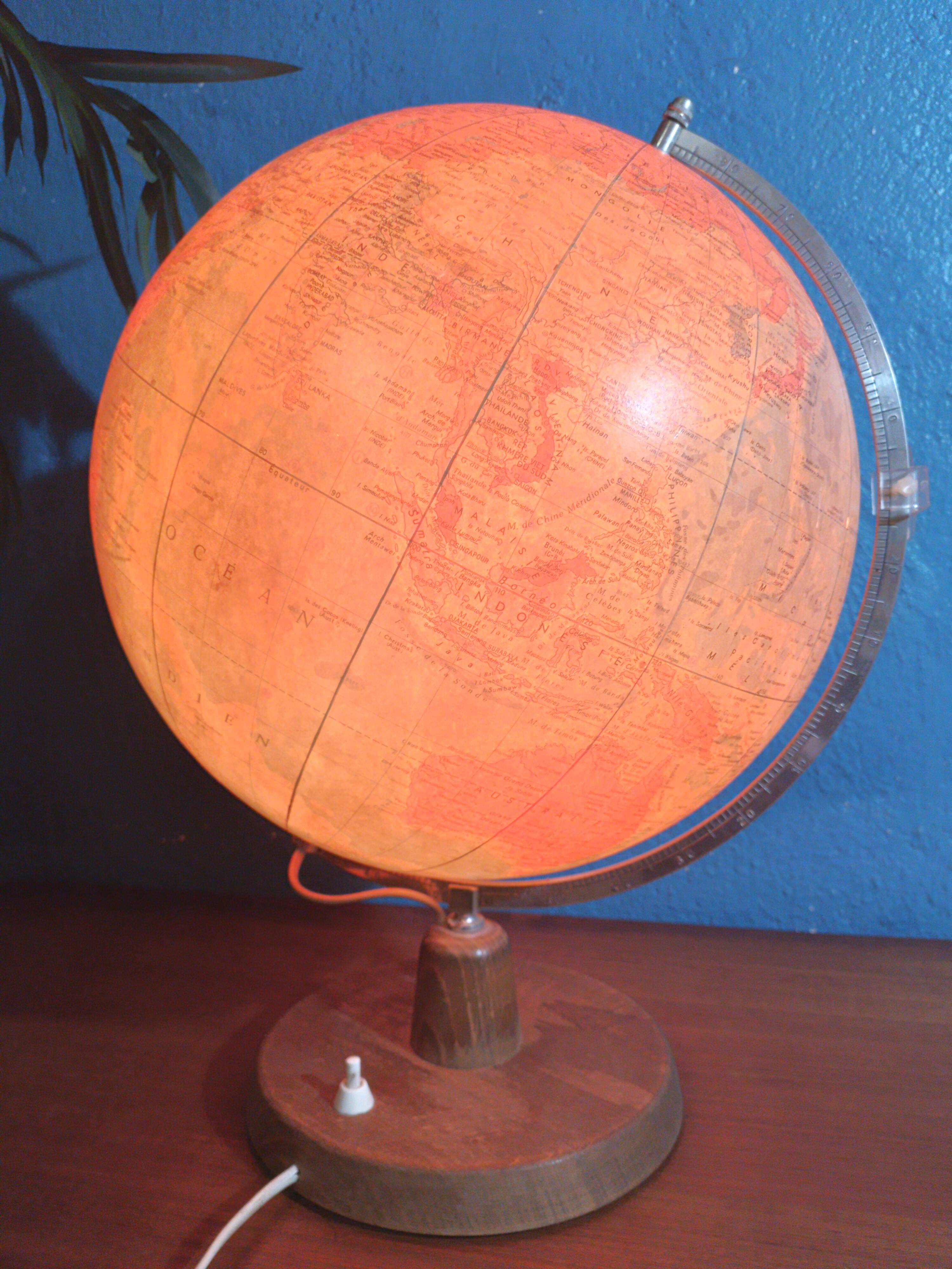 Terrestrial globe RDA 1970s