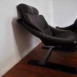 Paire de fauteuils et reposes pieds scandinaves