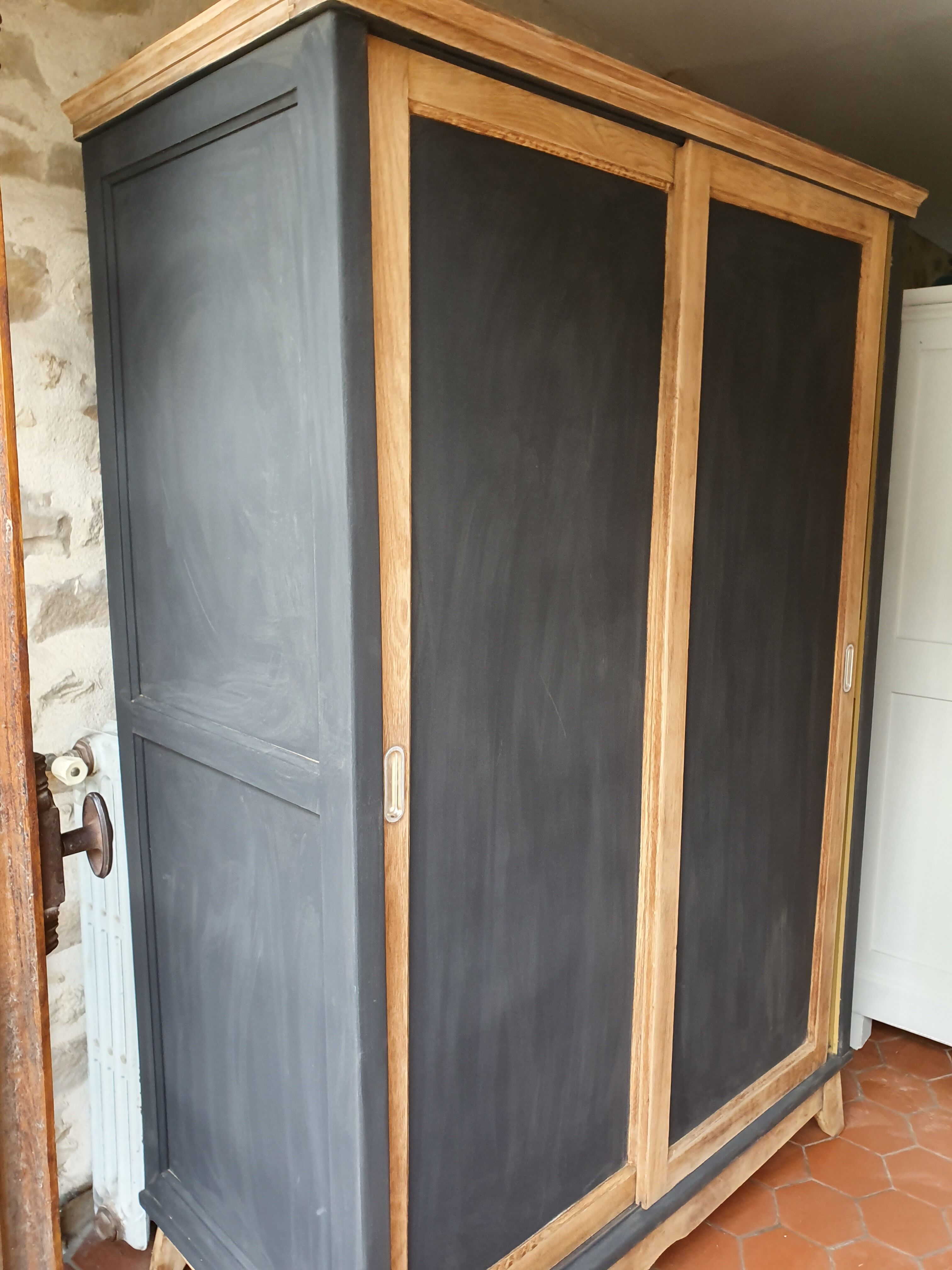 Armoire vintage