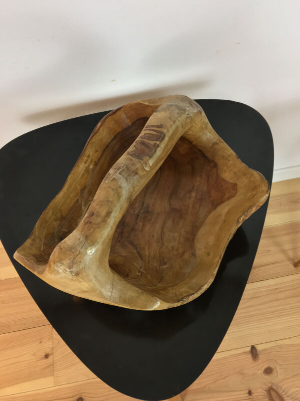 Panier en bois d'olivier brutaliste