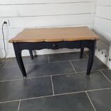 Table basse style Louis XV en chêne pied patiné noir