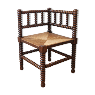 Corner chair in pearl wood