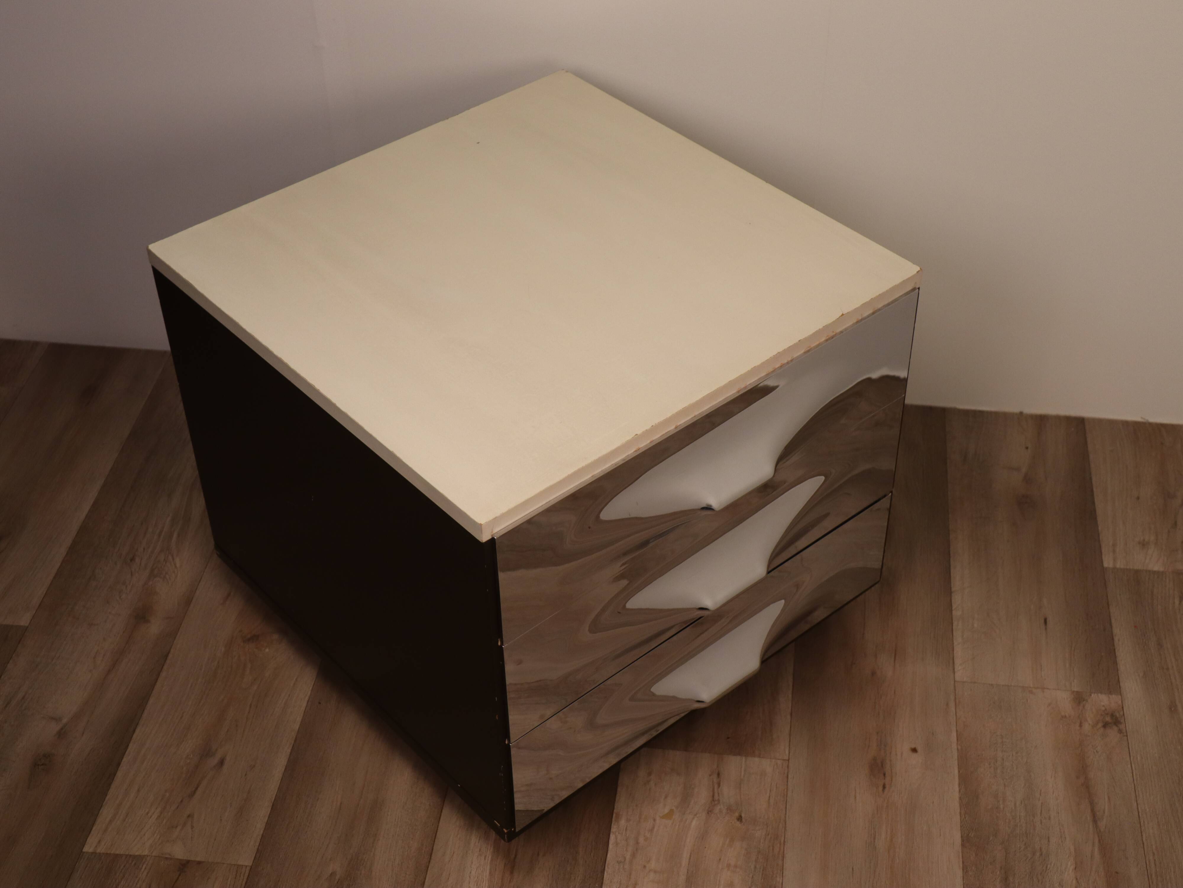 Raymond Loewy's vintage bedside table for Doubinsky Frères, 1970