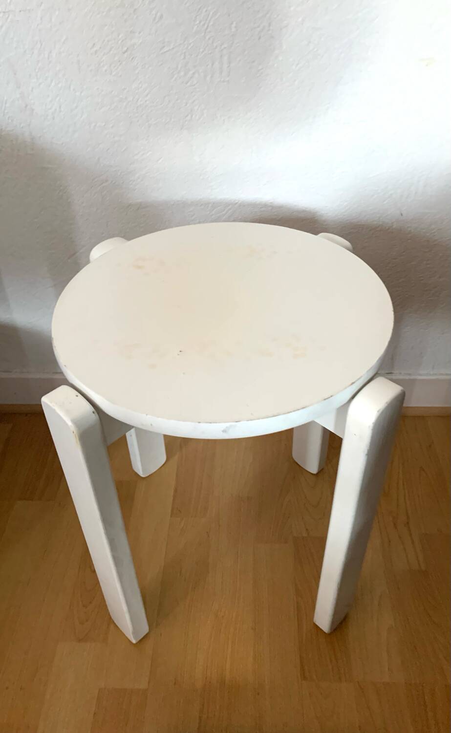 White lacquered stool