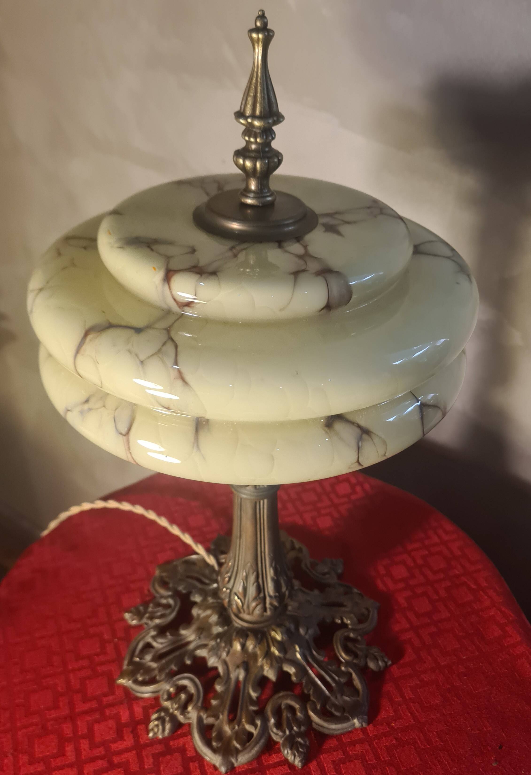 Art Deco lamp 1910 A 40 superb marbled glass shade, 43x23 electric ok, approx.