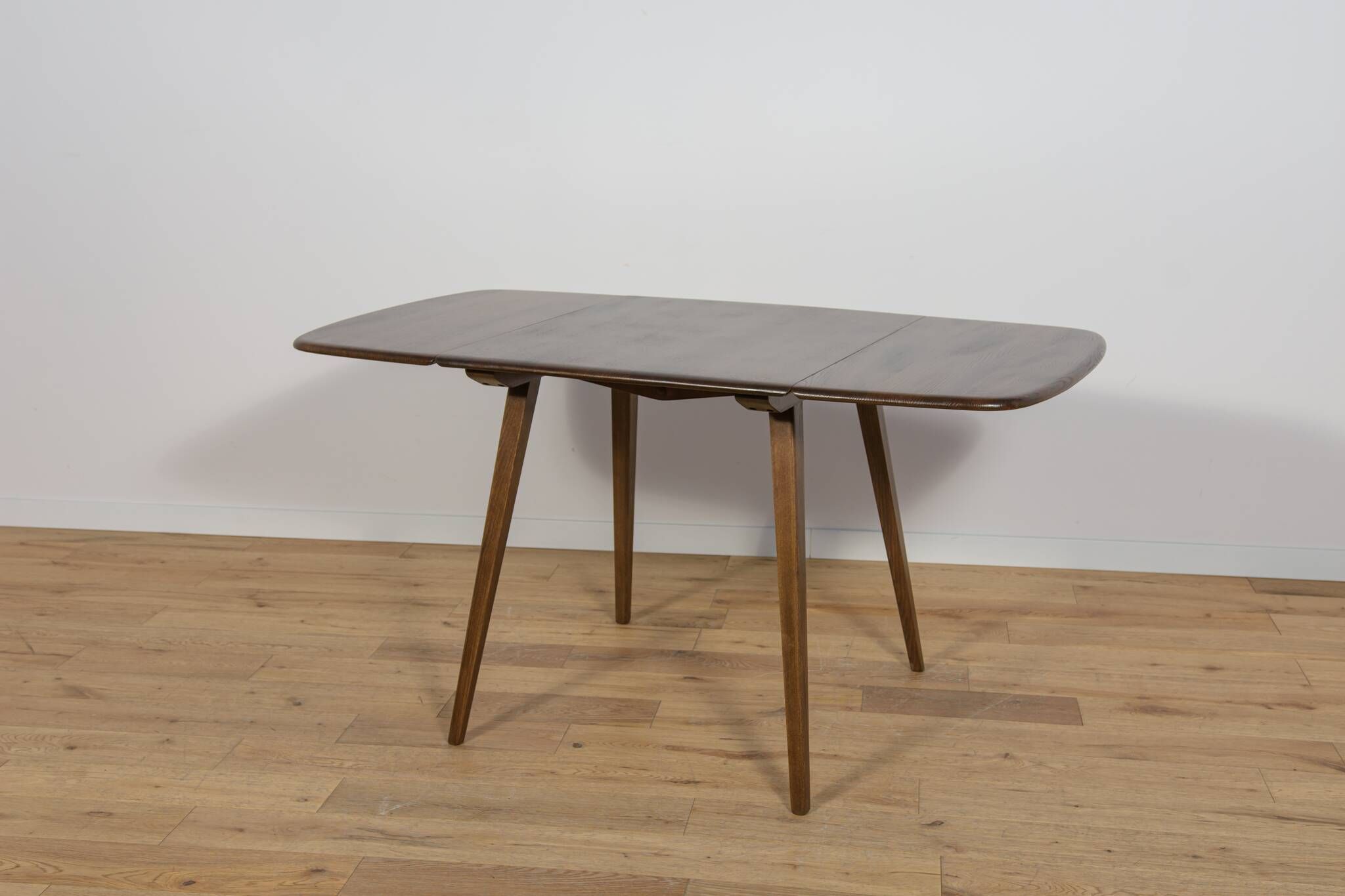 Table à manger Goldsmith Series par Lucian Ercolani pour Ercol, Royaume-Uni