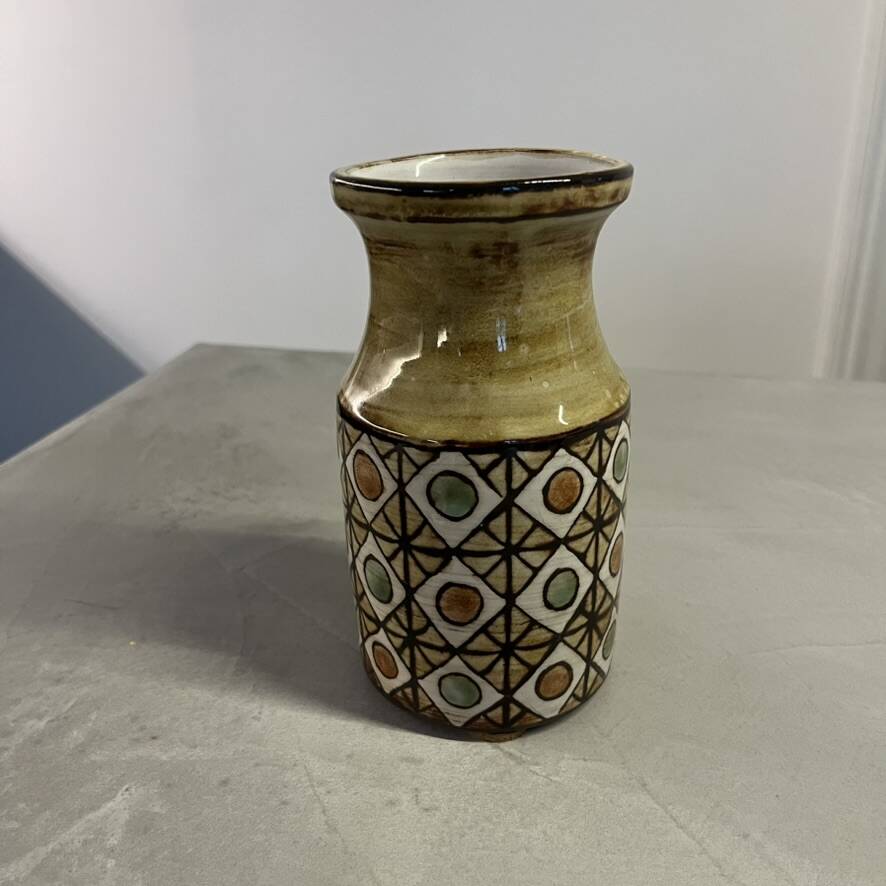 Ceramic vase from Malarmey with geometric patterns