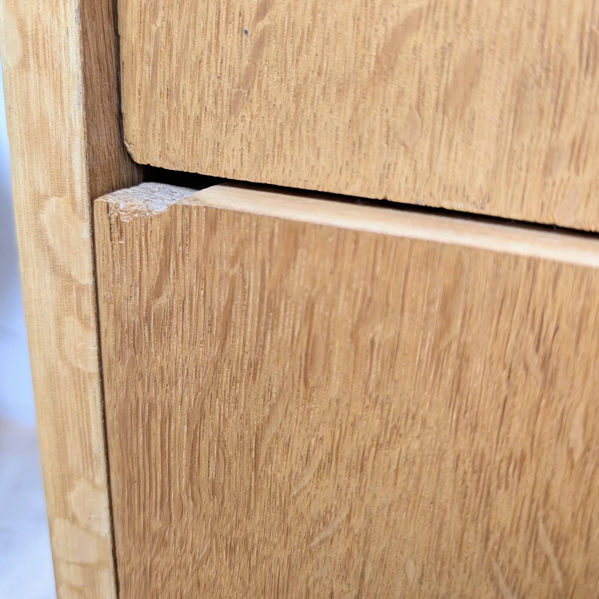 Vintage chest of drawers with 3 drawers