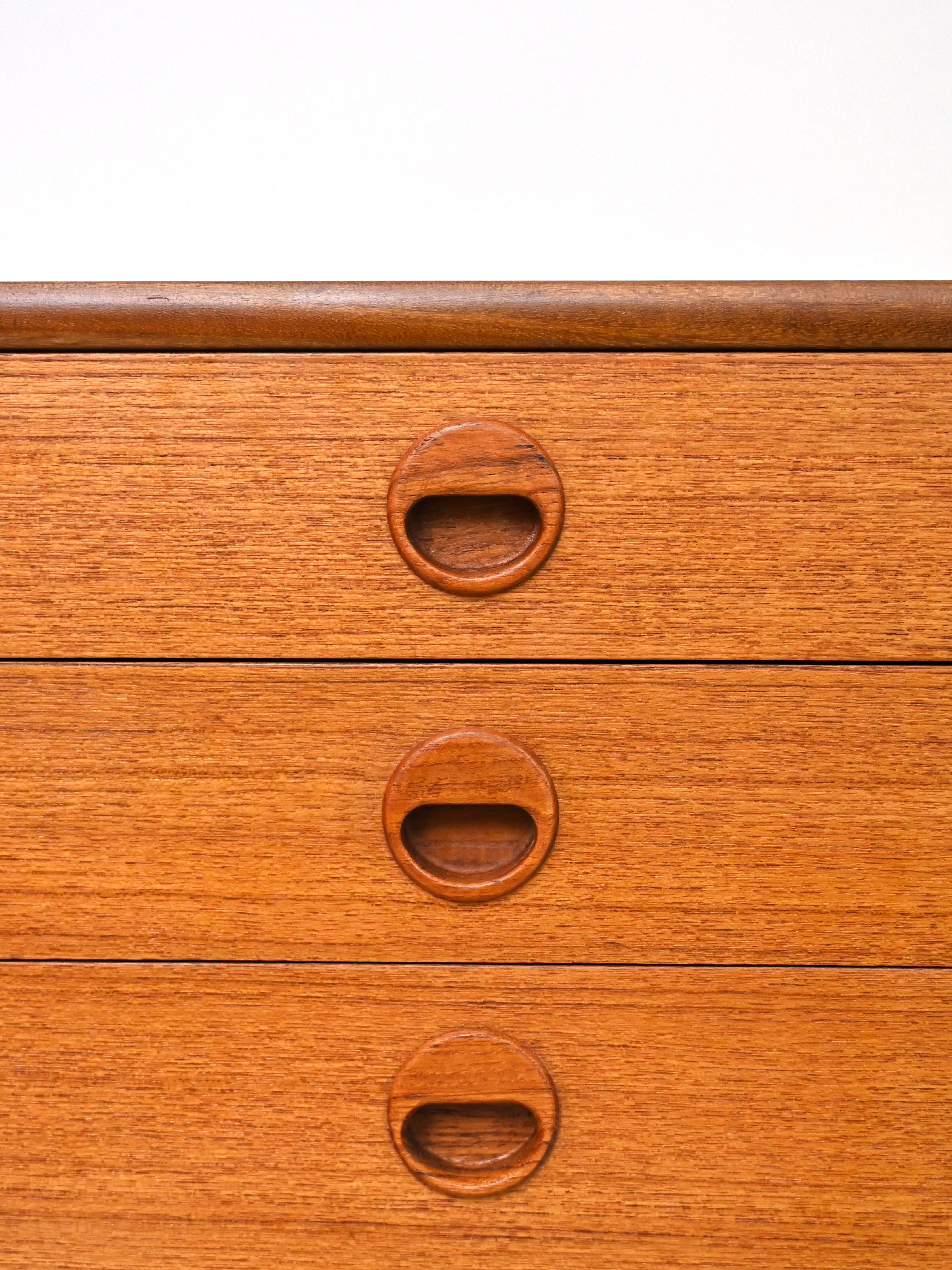 Vintage chest of drawers / Scandinavian nightstand