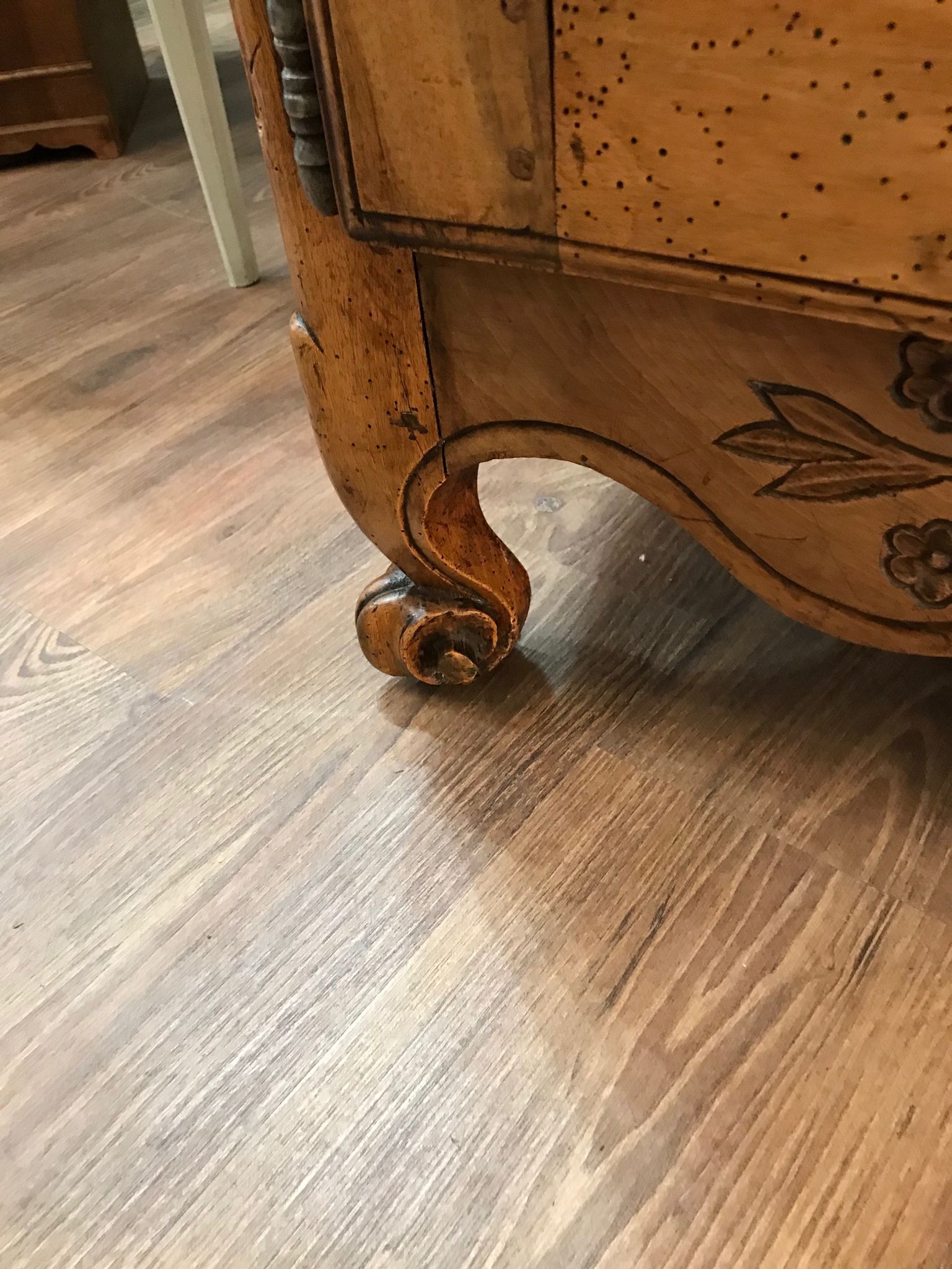Former Louis XV cherry buffet says 2 doors era at the very beginning of the 19th century