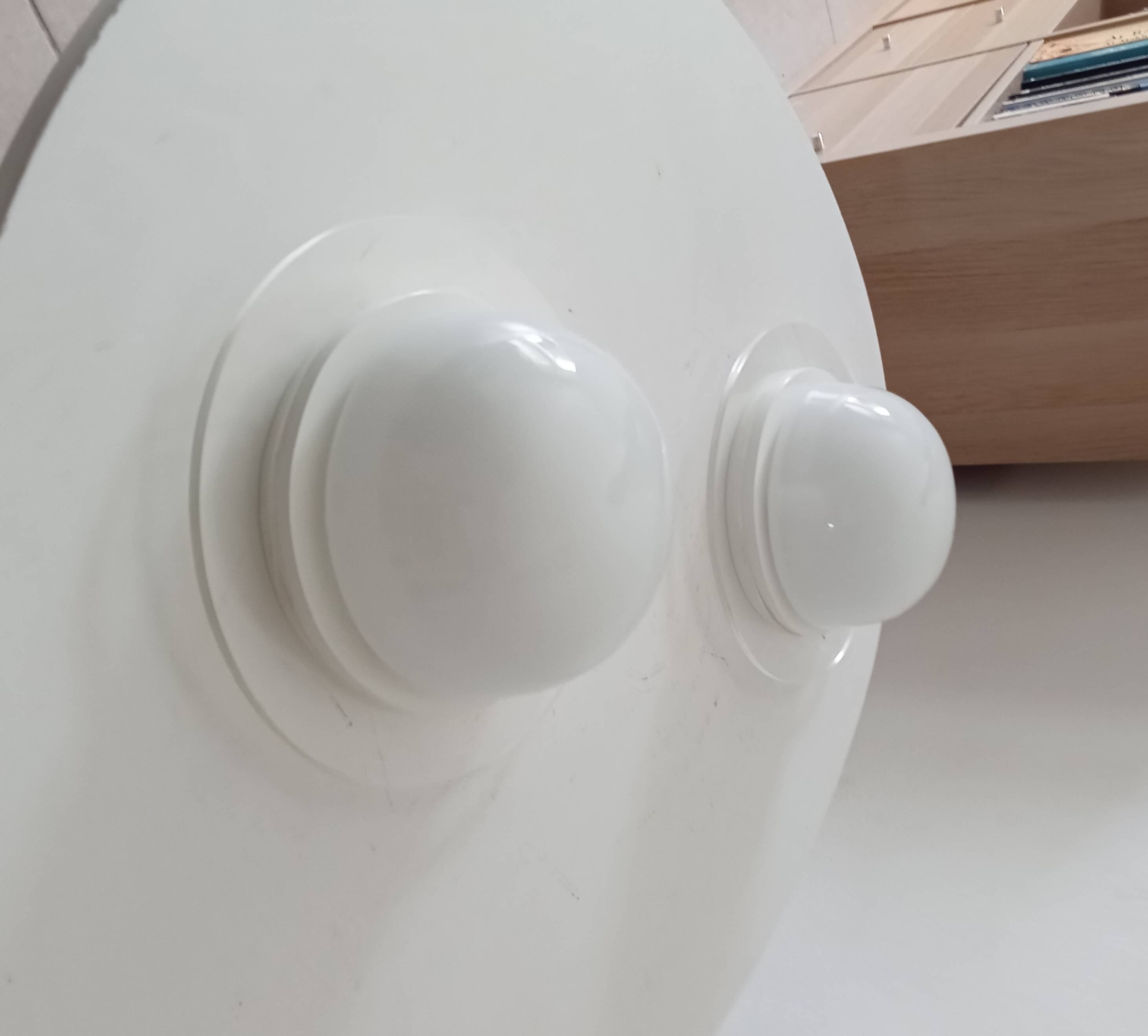 Vintage wall lamp in opaline and lucite