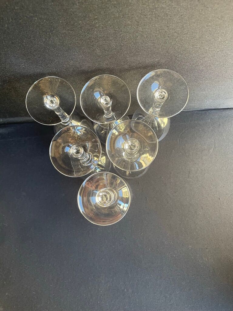 Red wine glasses