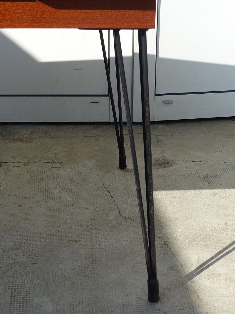 Feet Eiffel of 1950s formica table