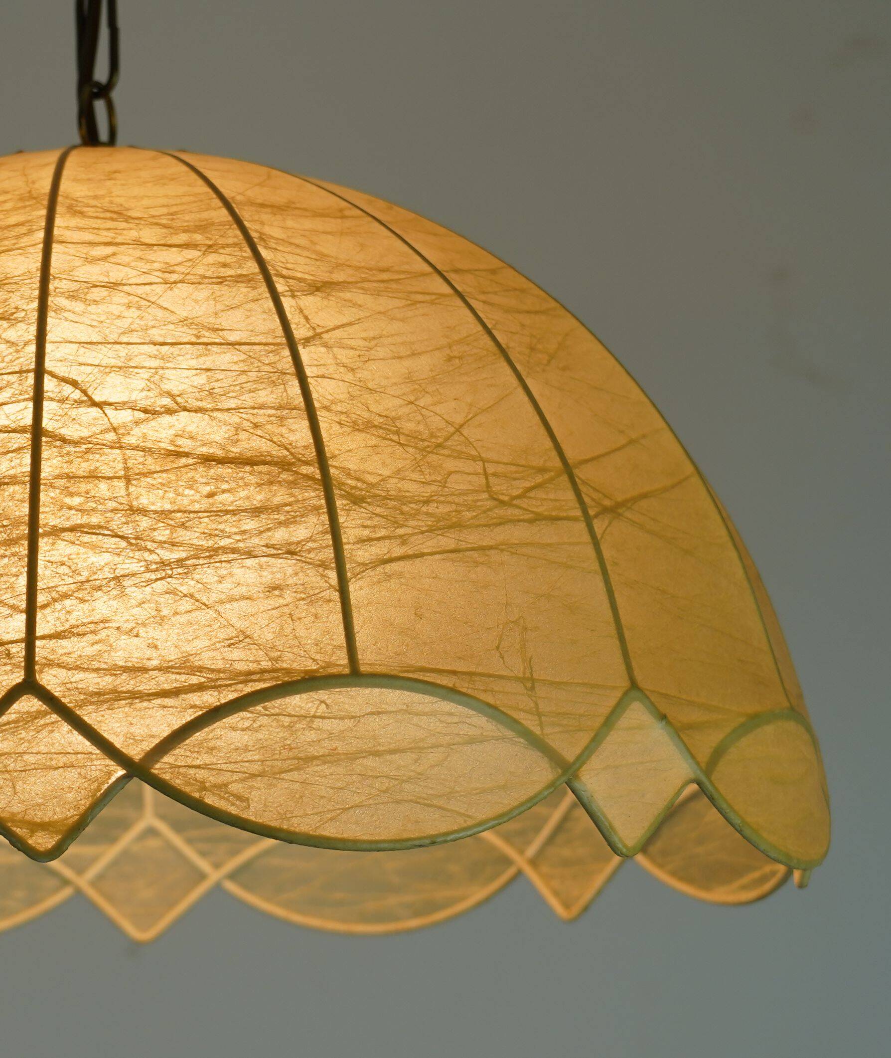 very beautiful mid century modern cocoon PENDANT LIGHT 1970s