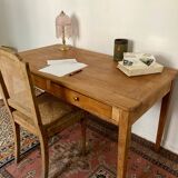 Farmhouse table with drawers