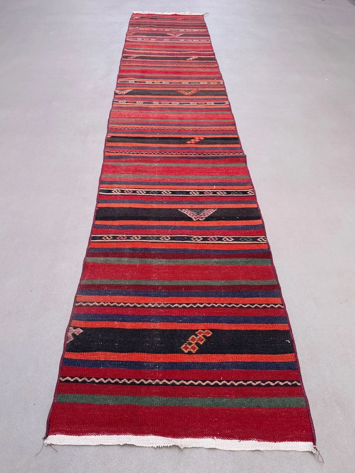 Narrow kilim runner 59x300 cm shabby chic, vintage Turkish kelim 2569