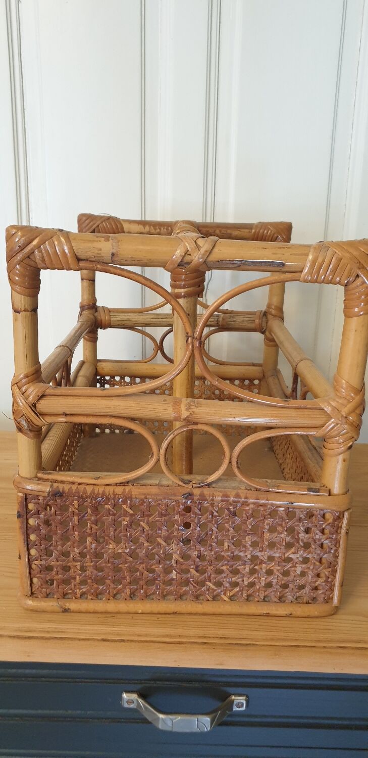 Cane magazine rack
