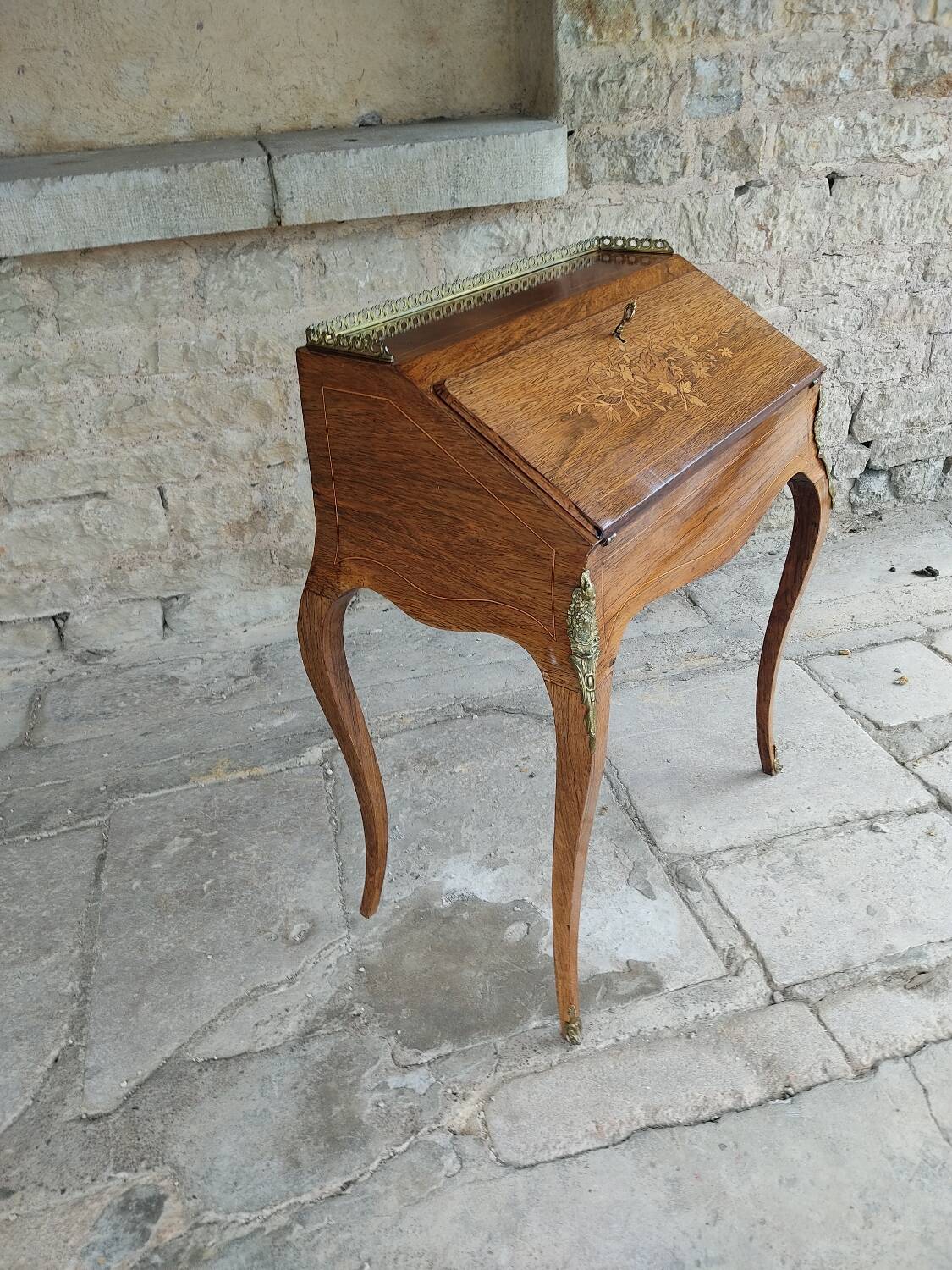 Sloped desk in Louis XV style