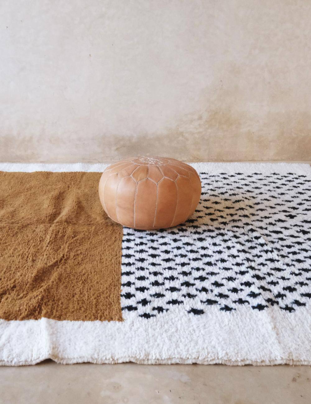 Modern Berber Rug - 274 x 230 cm