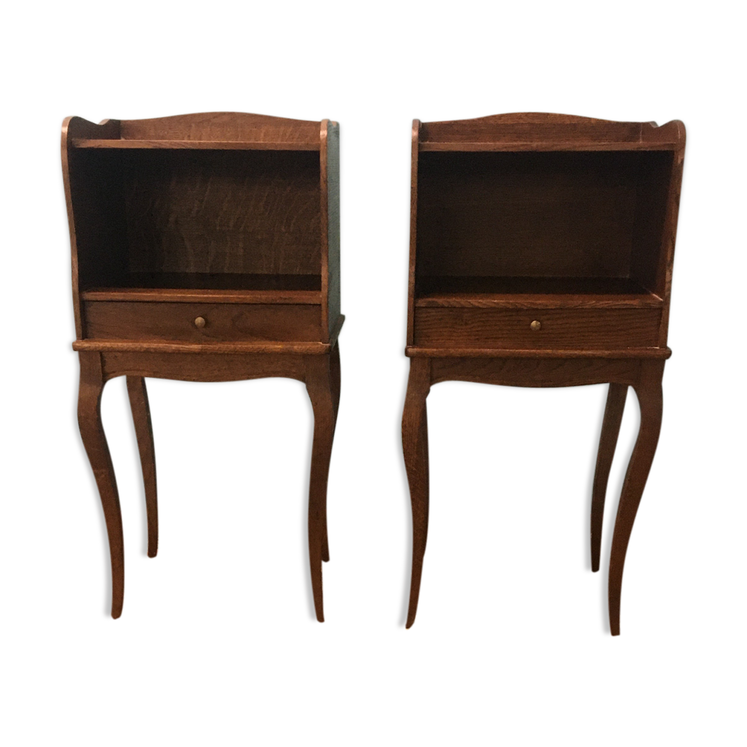 Pair of bedside feet curves