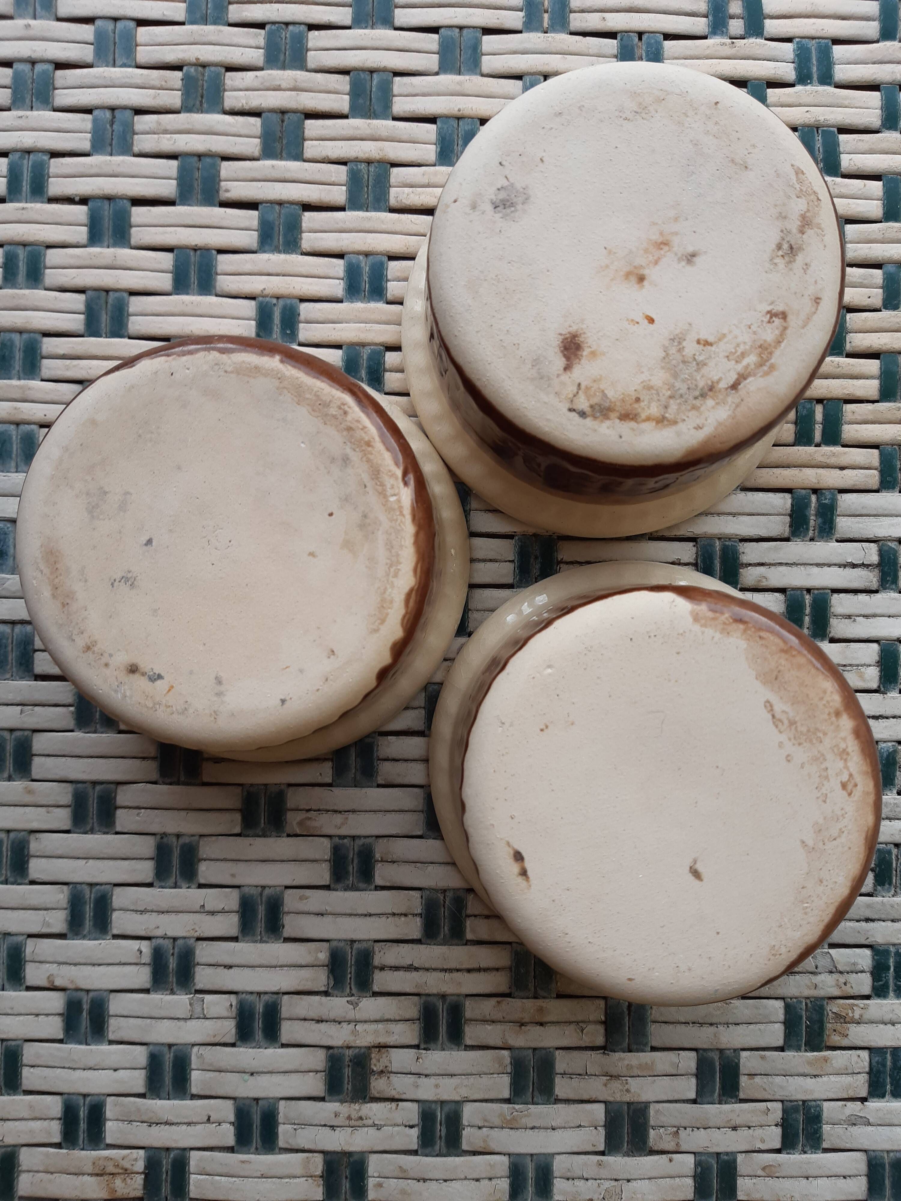 Lot 3 sandstone ramekins