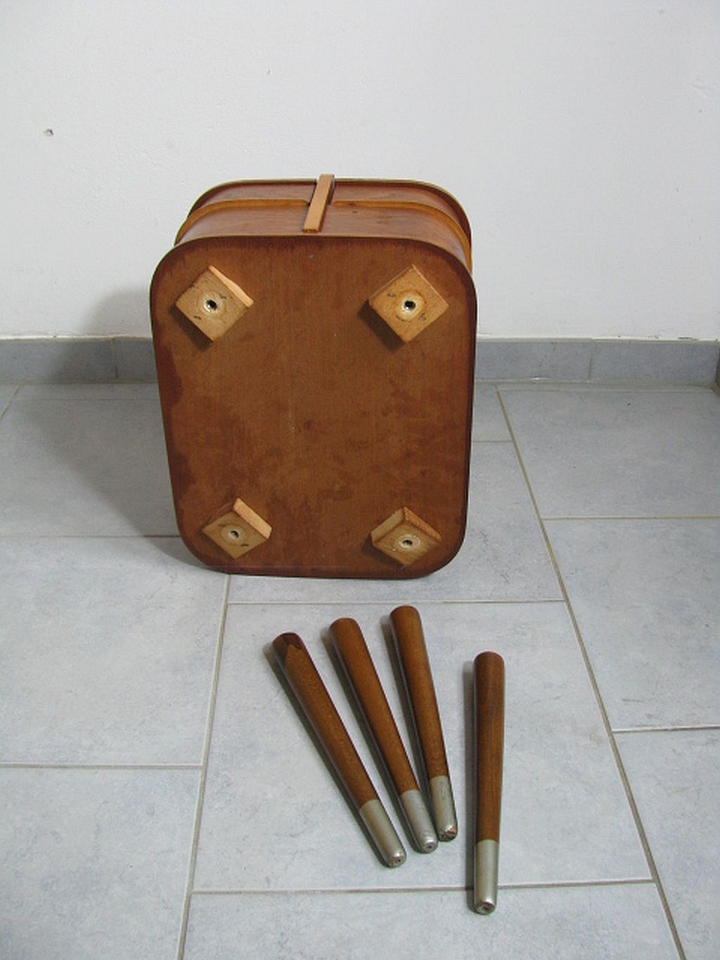 Mid century sewing box with / side table. asystent teak 1960/70s