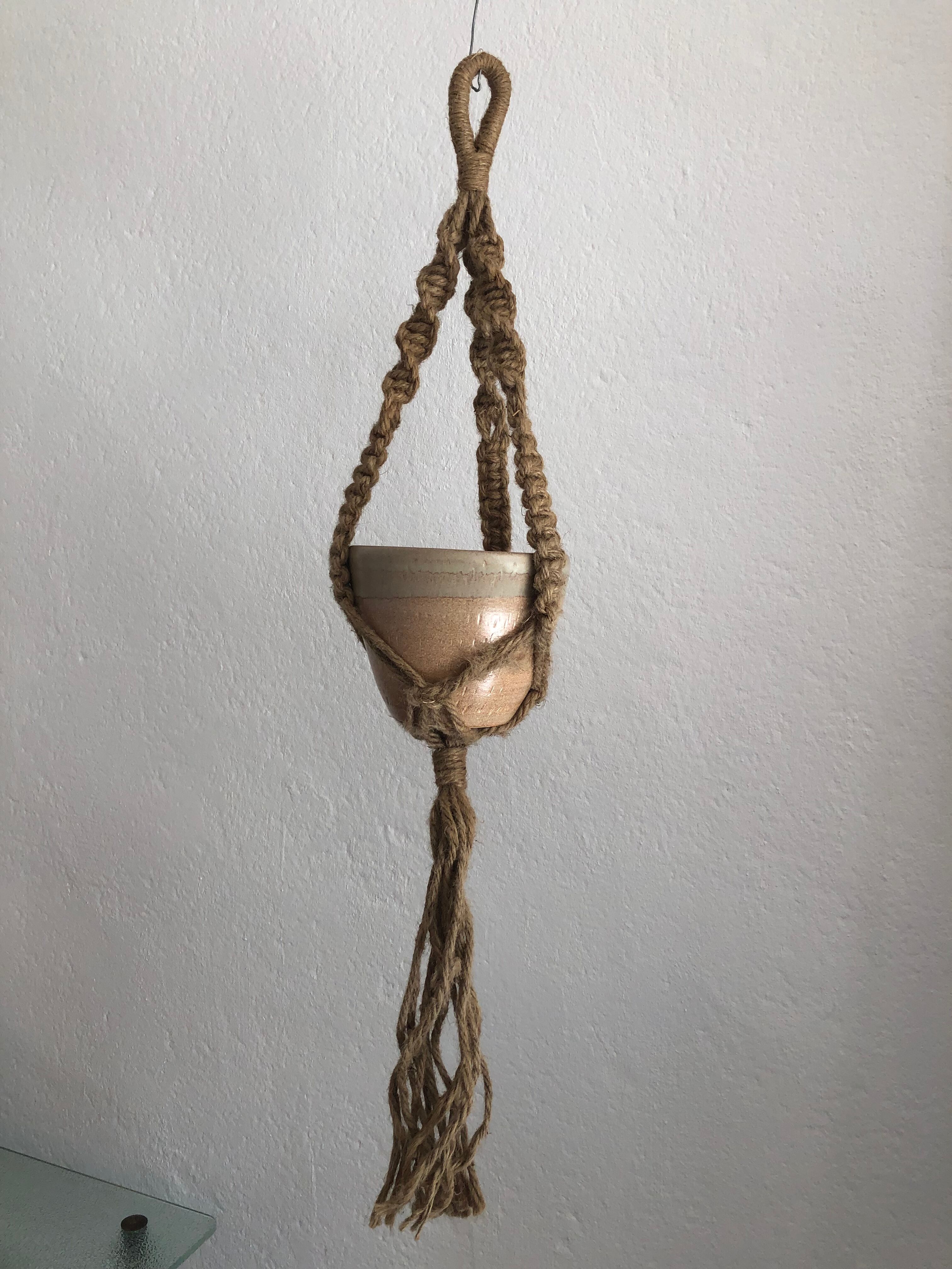 Vintage macramé suspension