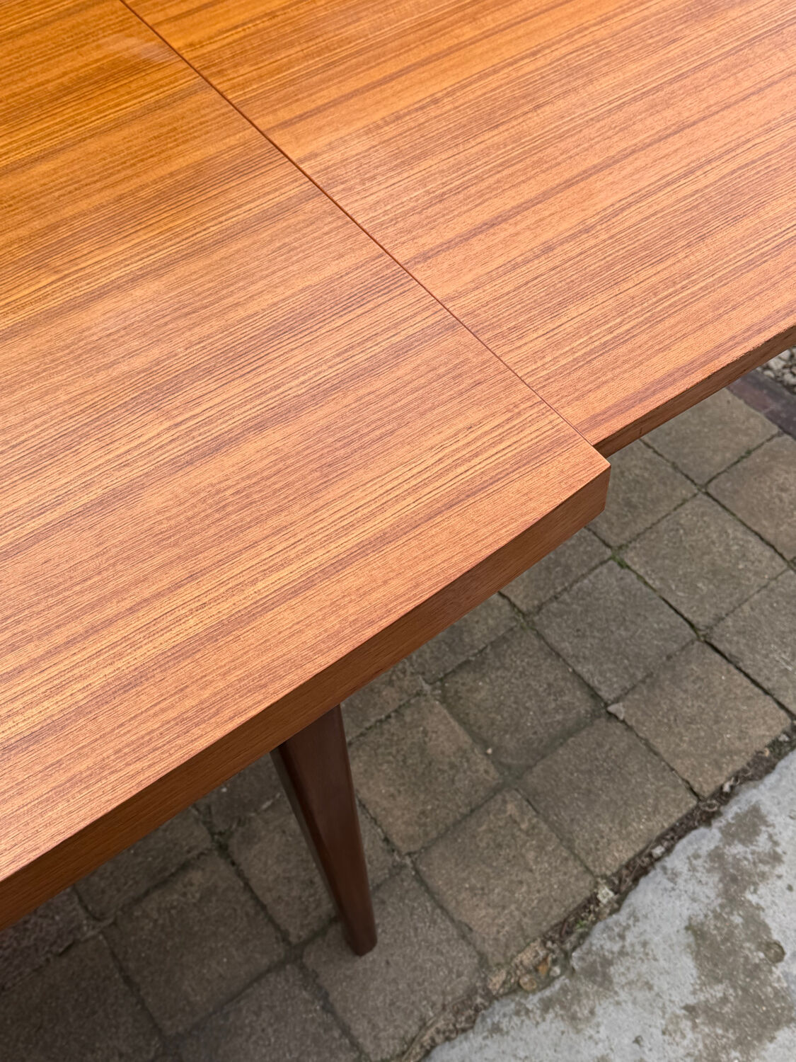 Scandinavian extendable dining table in Teak 1960