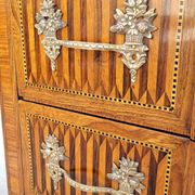 Commode sauteuse Louis XVI en marqueterie 19ème