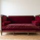 Canapé banquette lit d'appoint Louis XVI en velours bordeaux
