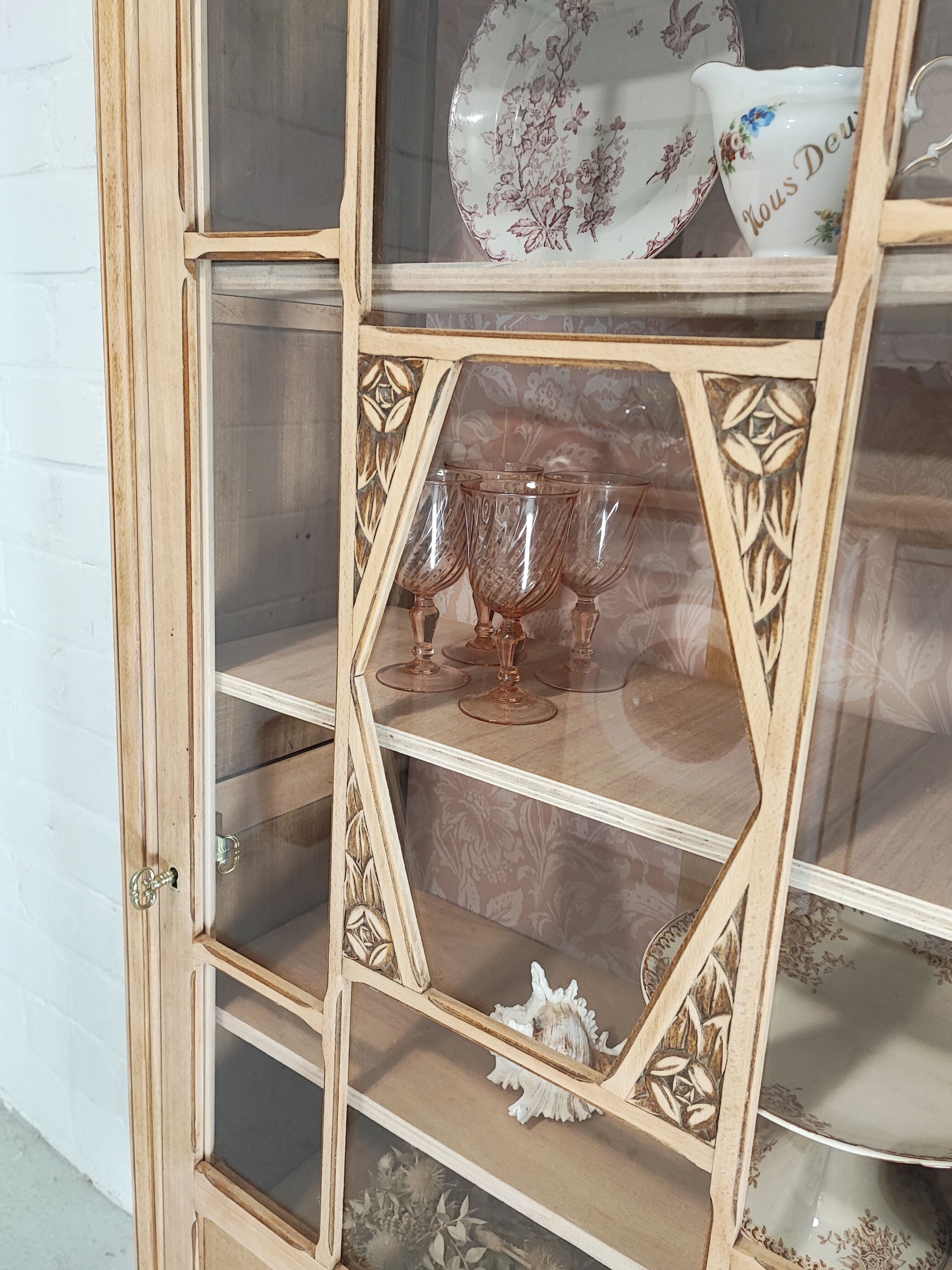 Art deco glazed hosiery