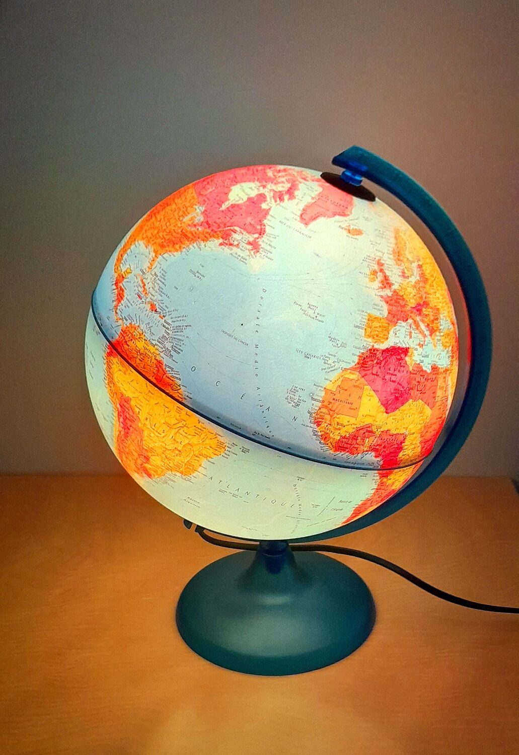 Luminous globe