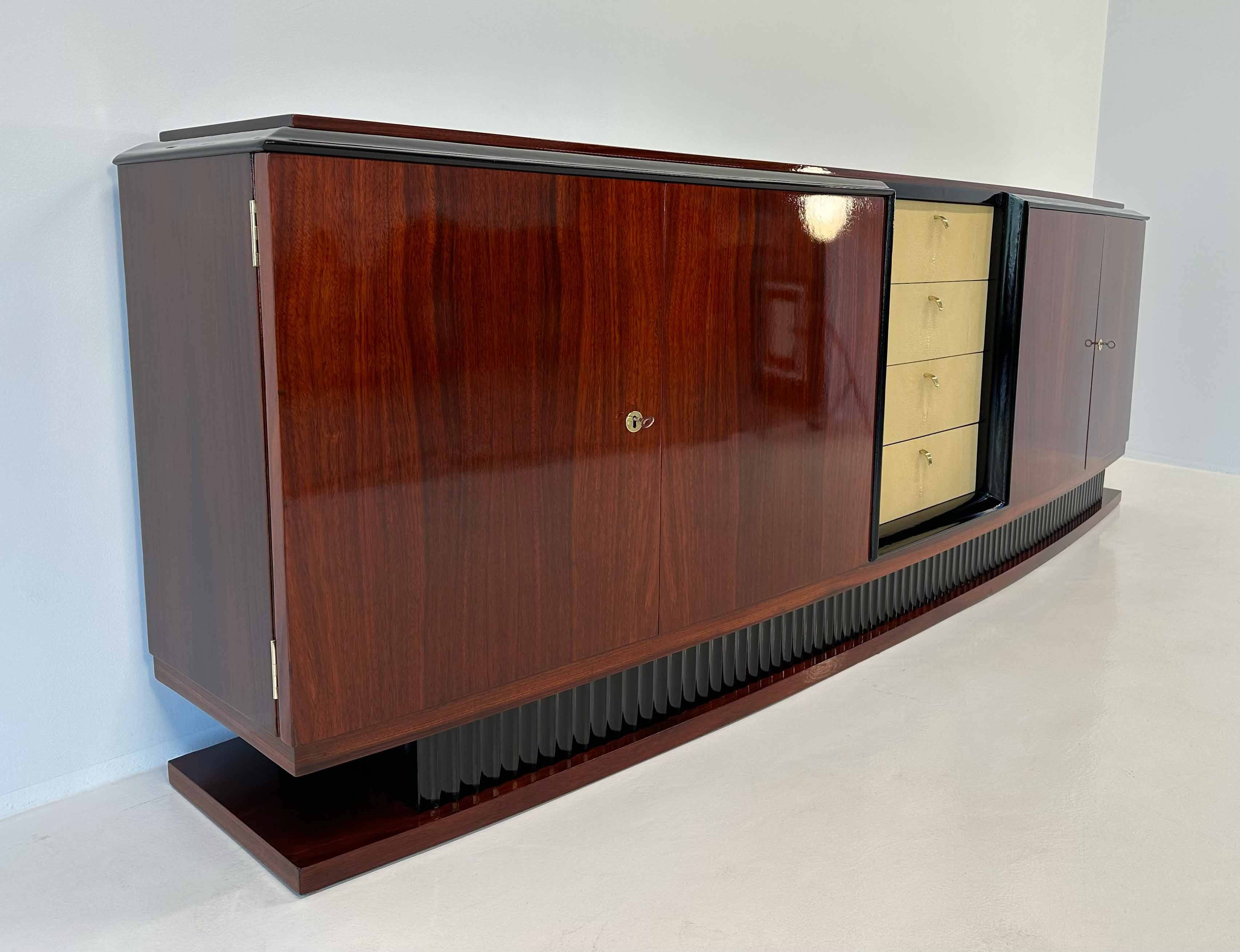Italian Art Deco Shagreen and Purpleheart Wood Sideboard Attr. Borsani, 194