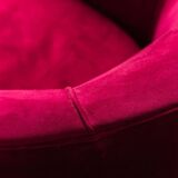 Paire de fauteuils modernistes en velours violet des années 1970
