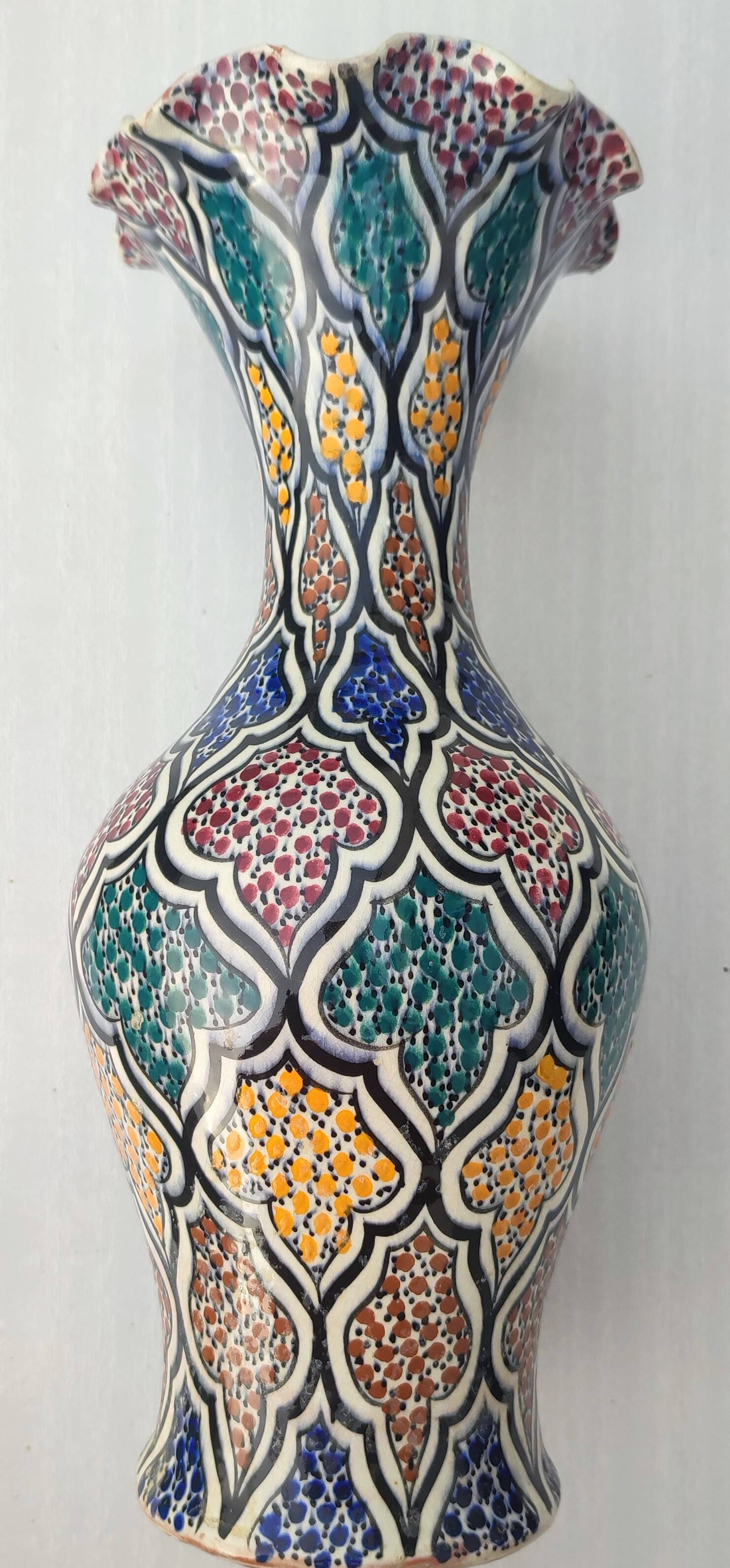Moroccan ceramic vase from Safi - Traditional polychrome decoration
